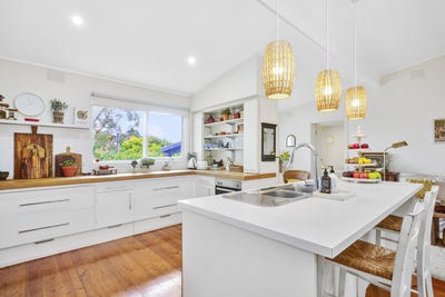 /international/au/16-mont-albert-road-ferntree-gully-vic-148201360/