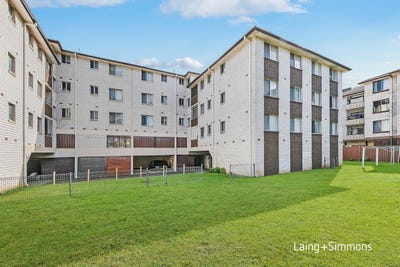 /international/au/18-12-16-goulburn-street-warwick-farm-nsw-151199188/