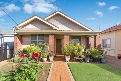 /international/au/2a-cootamundra-road-temora-nsw-151203464/