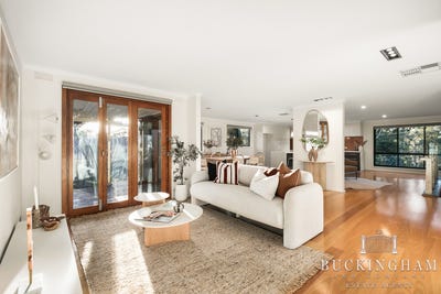 /international/au/28-floriston-grove-eltham-vic-151403840/