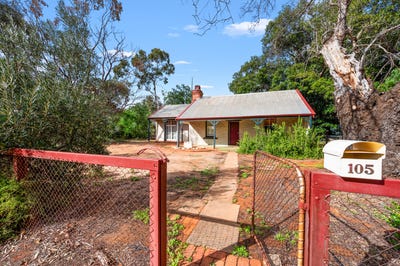 /international/au/105-woodward-street-coolgardie-wa-151087492/