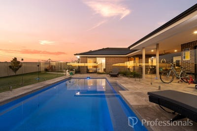 /international/au/55-mendel-drive-kelso-nsw-150899476/