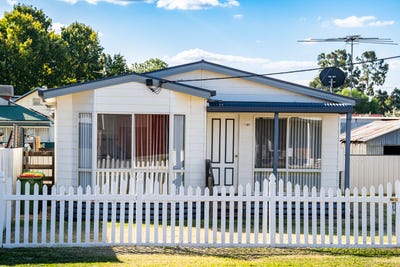 /international/au/1-18-henty-street-culcairn-nsw-151208292/