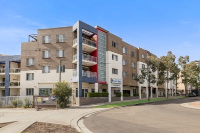 /international/au/44-2-12-civic-avenue-pendle-hill-nsw-151186616/