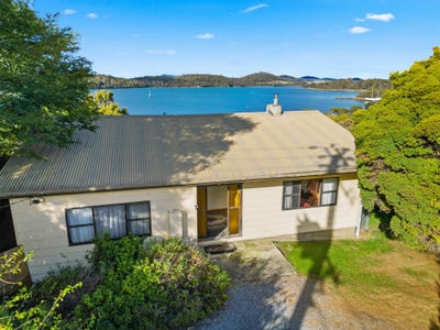 /international/au/42-flinders-street-beauty-point-tas-151187340/