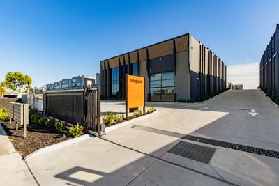 /international/au/43-danaher-drive-south-morang-vic-505154328/