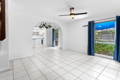 /international/au/5-21-23-bouganvillea-street-holloways-beach-qld-148347916/
