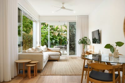 /international/au/2-81-sunshine-parade-miami-qld-148493620/