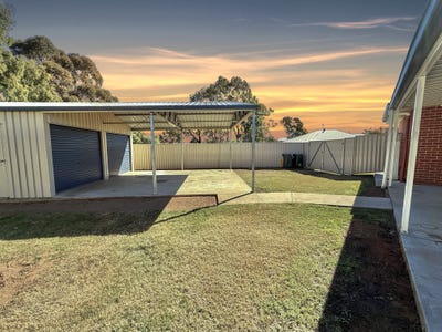 /international/au/11-lewis-street-chinchilla-qld-148474520/?lang=pt