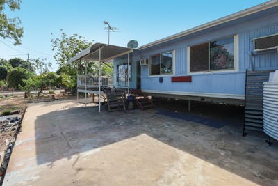 /international/au/2-lynch-close-karumba-qld-152438644/