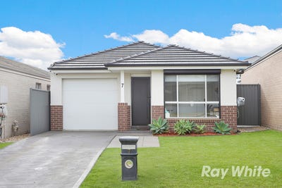 /international/au/7-wollemi-circuit-gregory-hills-nsw-148477196/