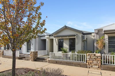 /international/au/8-minegara-lane-ellenbrook-wa-148297024/