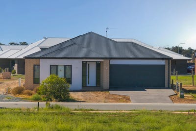 /international/au/4-harrier-street-moama-nsw-150786860/