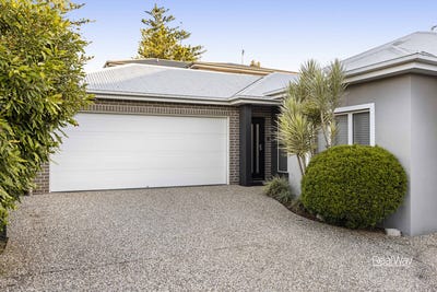 /international/au/3-293a-west-street-harristown-qld-148020232/
