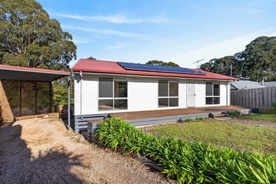 /international/au/11-christopher-court-lakes-entrance-vic-151511880/
