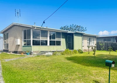 /international/au/63-patrick-street-portland-vic-151108292/
