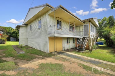 /international/au/45-bideford-street-torquay-qld-148110940/
