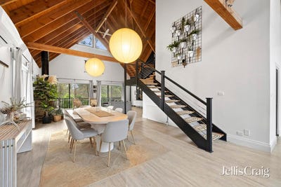 /international/au/34-ferrier-street-mount-macedon-vic-151610124/