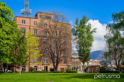/international/au/511-1-sandy-bay-road-hobart-tas-152664728/