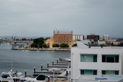 /international/au/418-1-2-tarni-court-new-port-sa-151358704/