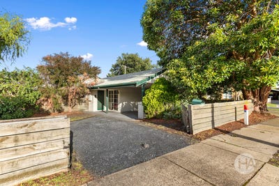 /international/au/19-penton-court-somerville-vic-151168340/