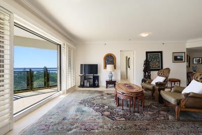/international/au/51-8-admiralty-drive-paradise-waters-qld-152355280/