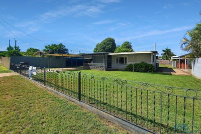 /international/au/11-clarke-street-mount-isa-qld-148397932/