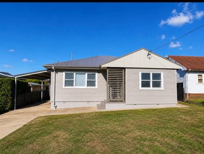 /international/au/32-kent-street-south-tamworth-nsw-151487056/