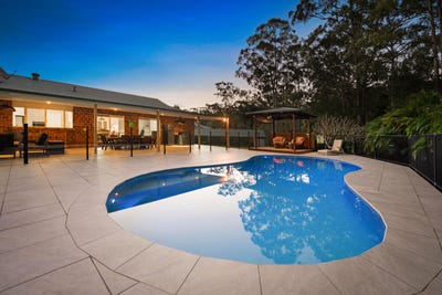 /international/au/17-vines-court-tinbeerwah-qld-152165692/