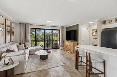/international/au/77-61-north-street-southport-qld-152604060/