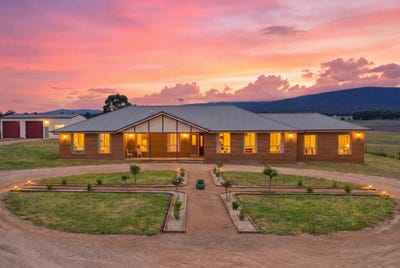 /international/au/133-sheep-station-road-cowra-nsw-700426320/
