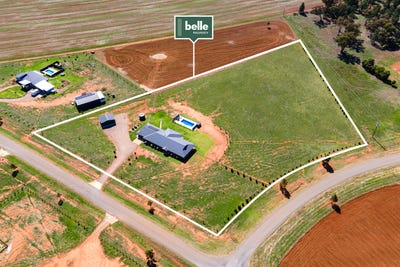 /international/au/36-moses-road-coolamon-nsw-150947144/