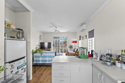 /international/au/10-401-409-mccoombe-street-mooroobool-qld-150985684/