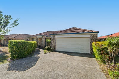 /international/au/11-easter-crescent-pacific-pines-qld-152425272/