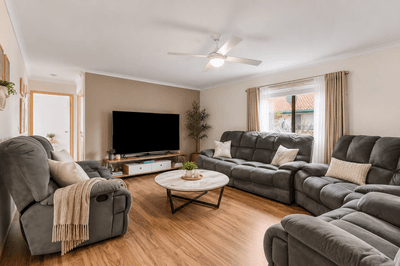 /international/au/7-3-ahern-street-labrador-qld-151654632/