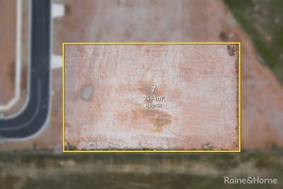 /international/au/8-ronda-road-sunbury-vic-204452252/