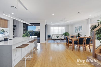 /international/au/10-coolum-parade-newport-qld-148461180/