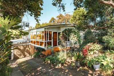 /international/au/33-cotswold-street-carina-qld-148541416/?lang=en