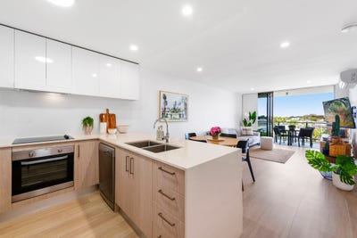 /international/au/603-26-spendelove-avenue-southport-qld-152466300/