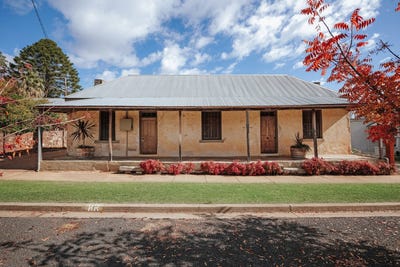 /international/au/48-lawson-street-mudgee-nsw-152702260/