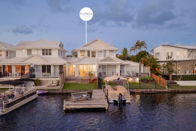 /international/au/5-17-sunseeker-close-noosa-waters-qld-151532952/