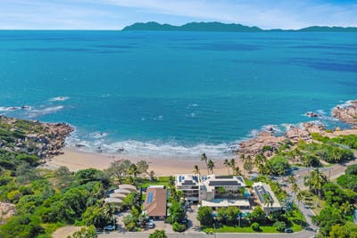 /international/au/20-2-4-pandanus-street-bowen-qld-151478208/
