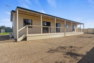 /international/au/4-cumberland-road-clinton-sa-151355780/