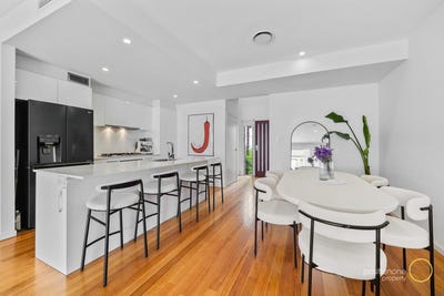 /international/au/20-oxford-street-hamilton-qld-150662128/