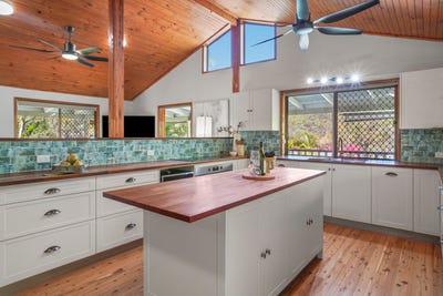 /international/au/18-ribblesdale-court-joyner-qld-152349896/