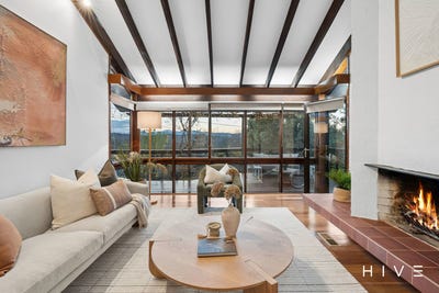 /international/au/8-rubbo-crescent-weston-act-152430880/