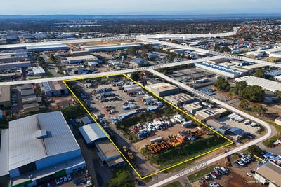 /international/au/45-wellard-street-bibra-lake-wa-505169196/