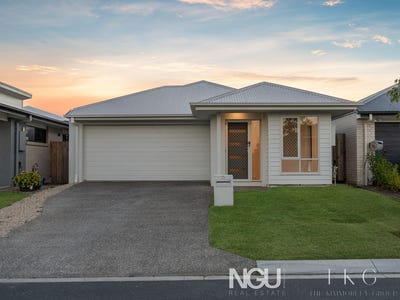 /international/au/75-johnson-circuit-ripley-qld-148656204/