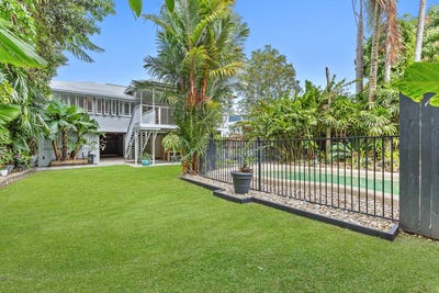 /international/au/30-rowe-street-earlville-qld-148490408/