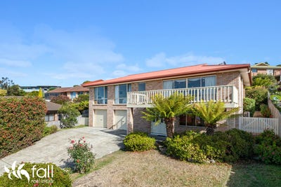 /international/au/1-jade-court-blackmans-bay-tas-150746844/